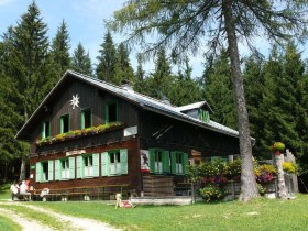 Amstettner H&uuml;tte im Sommer, &copy; Alpenverein Amstetten