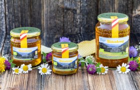 Organic beekeeping Blamauer, &copy; Theo Kust