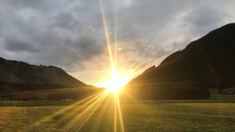 Surroundings, &copy; Plachl