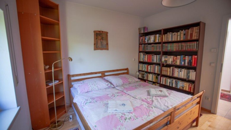 Zimmer 1 mit eigenem Bad, &copy; itjproductions