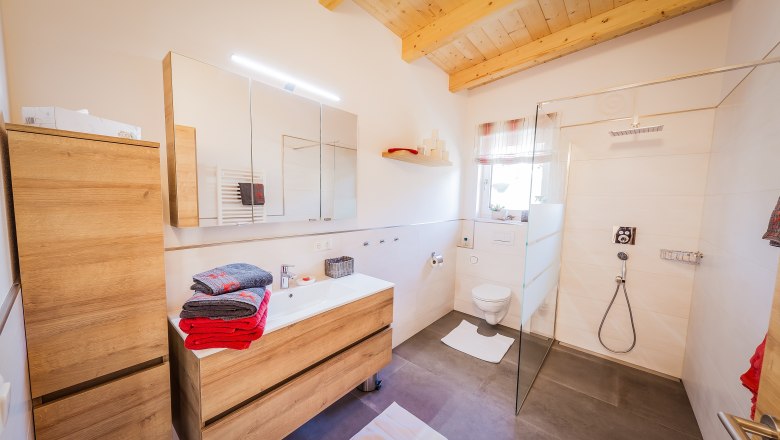 Rote Ferienwohnung - Bad/WC, &copy; Ludwig Fahrnberger