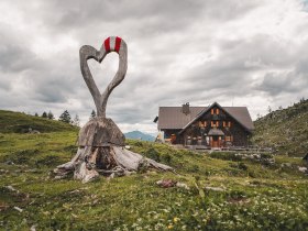 Ybbstalerh&uuml;tte as an excursion hut on the D&uuml;rrensteinalm in the Mostviertel.