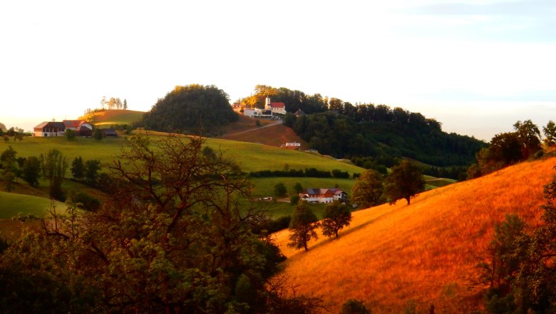 Surroundings, &copy; Simone Wagner