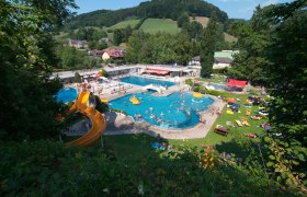 Swimming fun for young and old, © Josef Herfert
