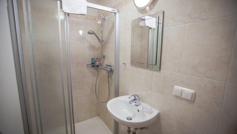 Zimmer 1 mit eigenem Bad, &copy; itjproductions