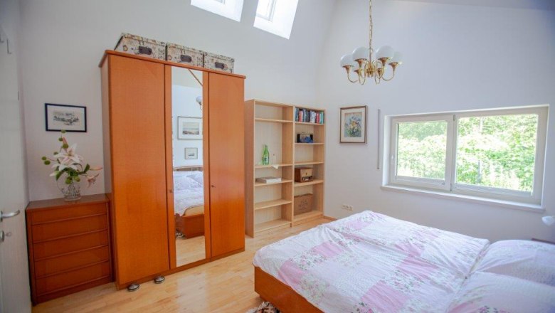 Room ensuite, &copy; itjproductions