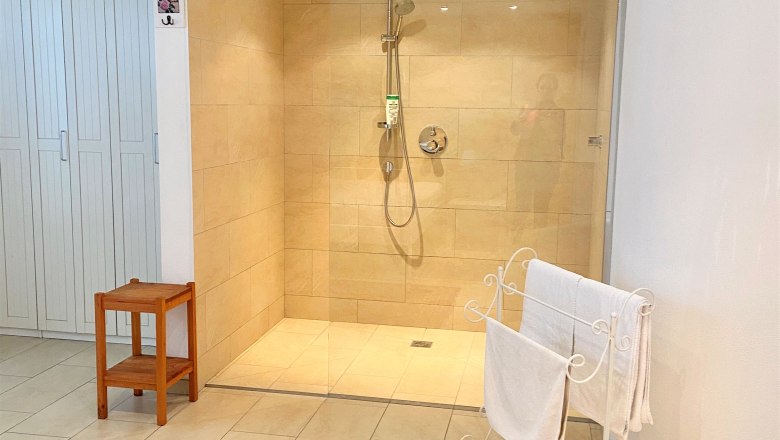 Shower, © MST
