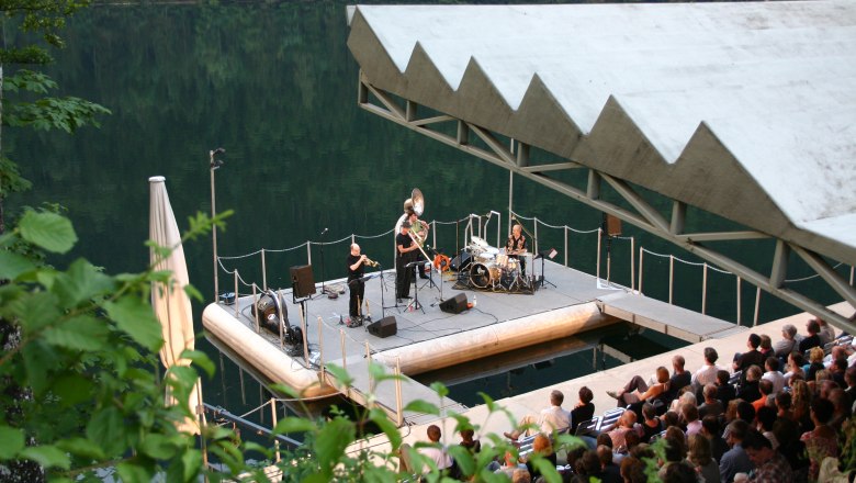 Concert on the Lunz am See stage with audience and musicians.